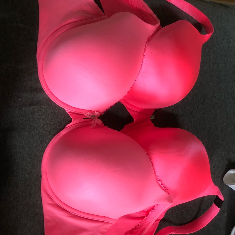 Victoria’s Secret bras 38DD new